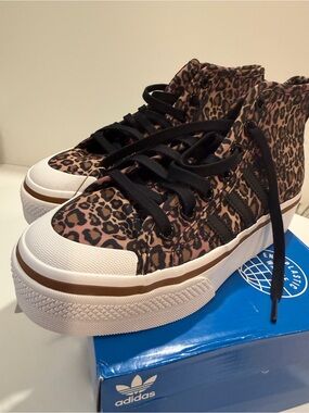 NWT - adidas Nizza Platform Mid Leopard Print Sneakers - 6 US